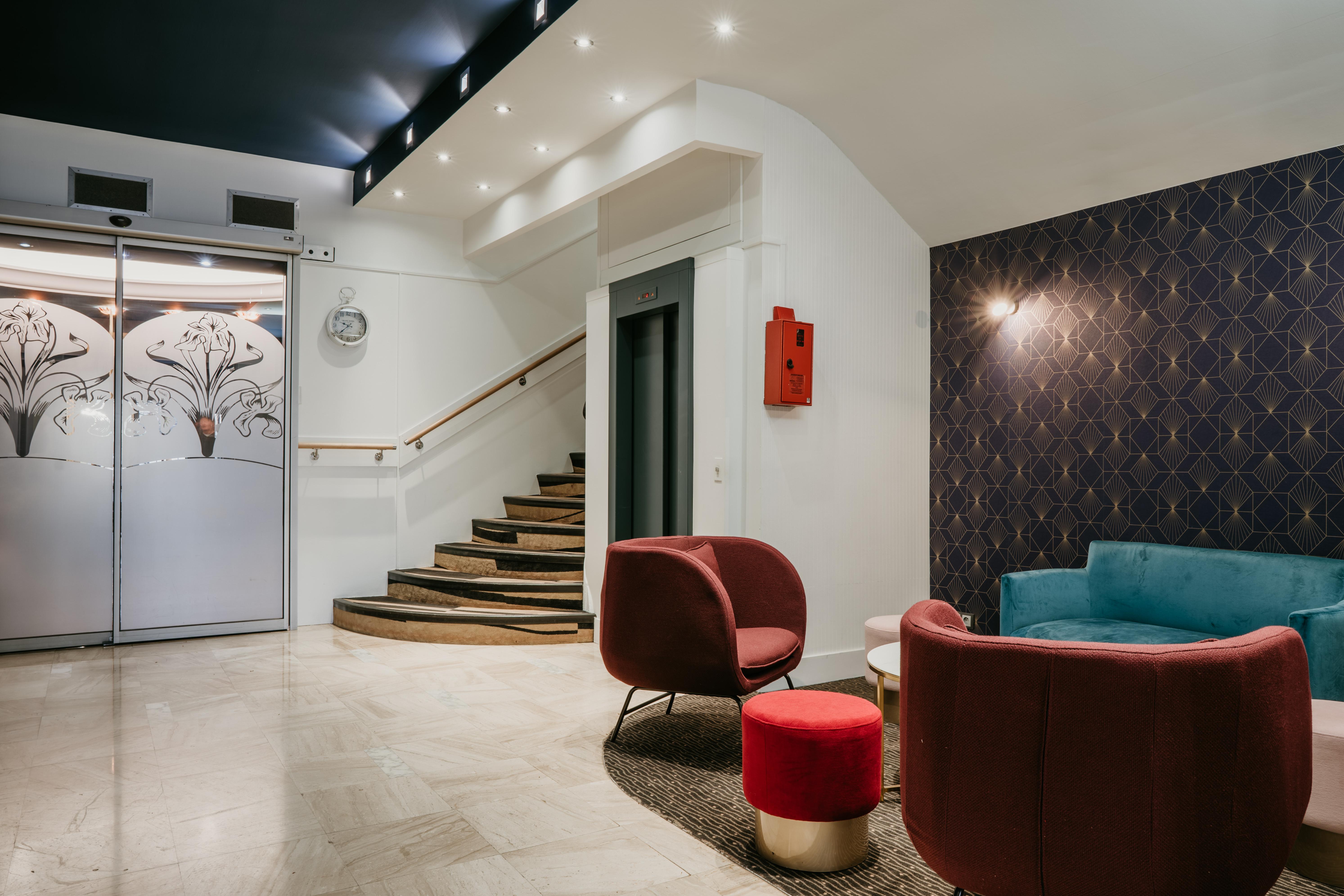 Le Grand Hotel Валенсиен Екстериор снимка