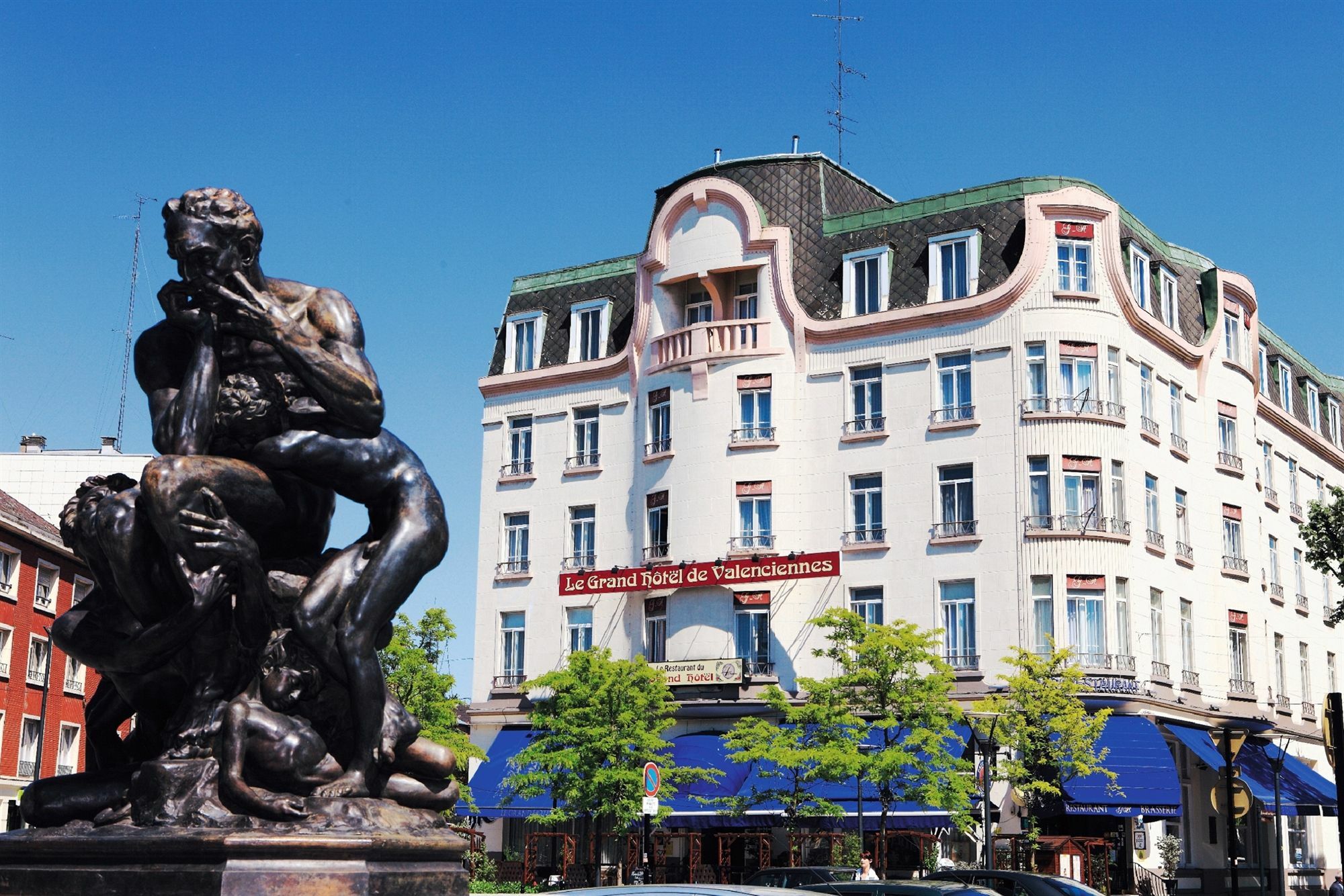 Le Grand Hotel Валенсиен Екстериор снимка