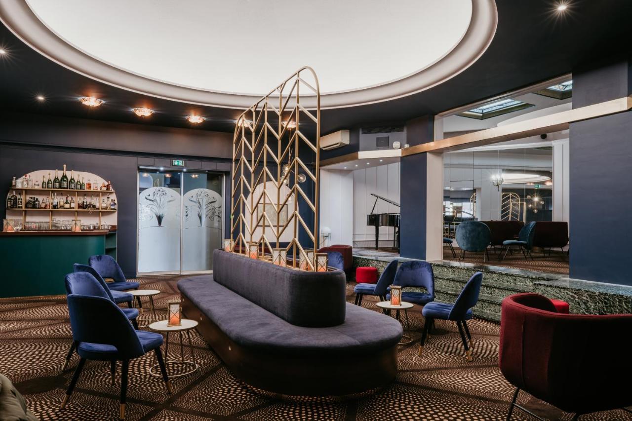 Le Grand Hotel Валенсиен Екстериор снимка